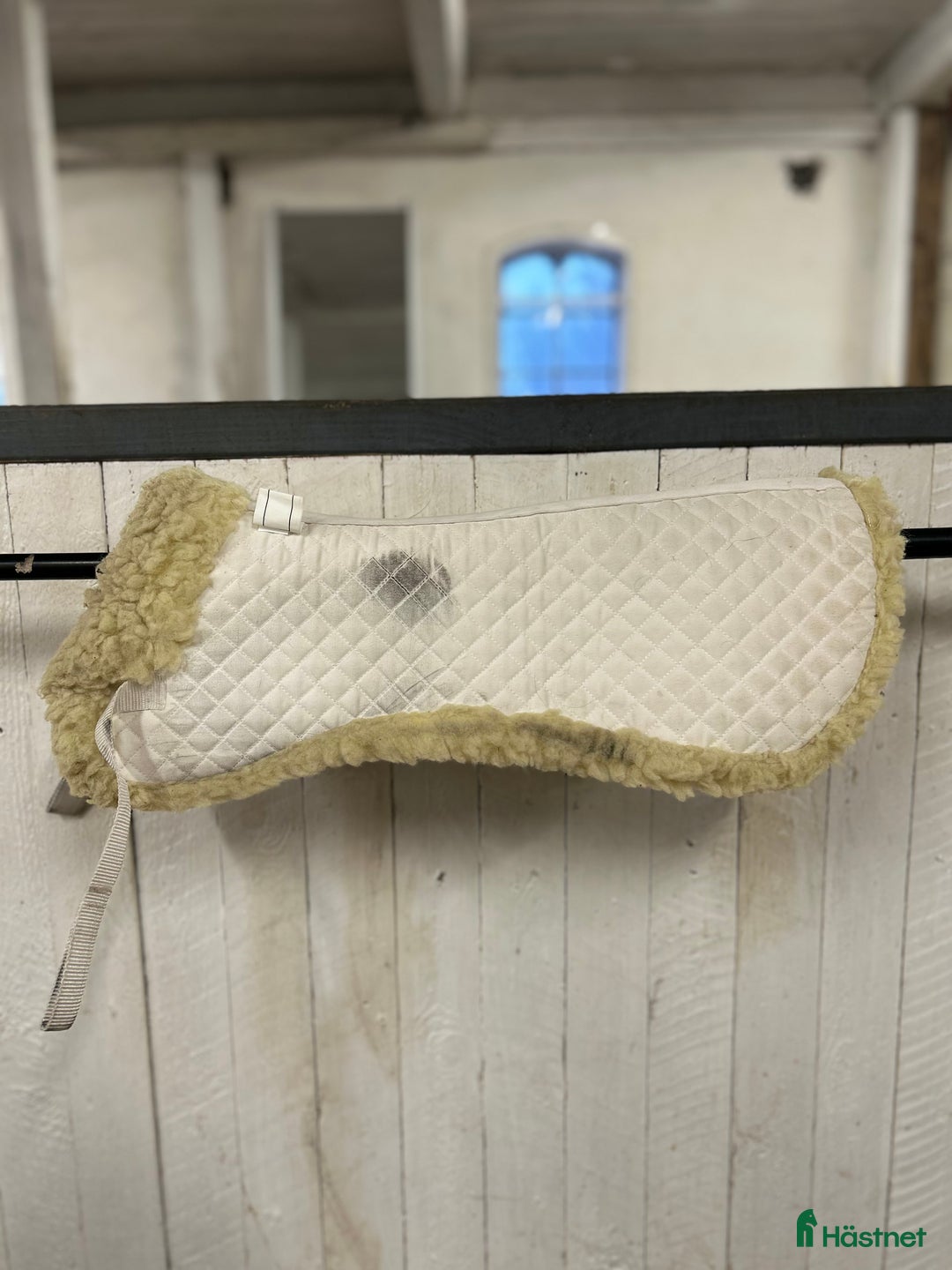 Sadeltillbehör hästutrustning till salu: Fårskinnspad, mattes liknande  i Trelleborg - Annons 1