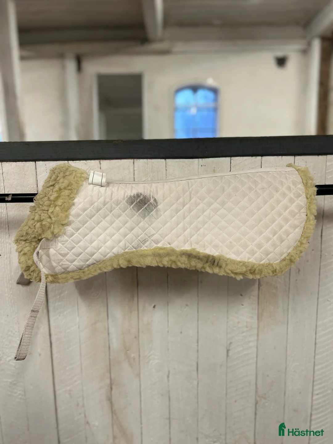 Sadeltillbehör hästutrustning till salu: Fårskinnspad, mattes liknande  i Trelleborg - Annons 1