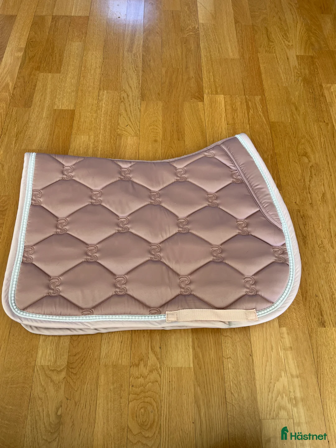 Schabrak & Vojlockar hästutrustning till salu: Rosa ps of sweden schabrak med pärlor  - Annons 2