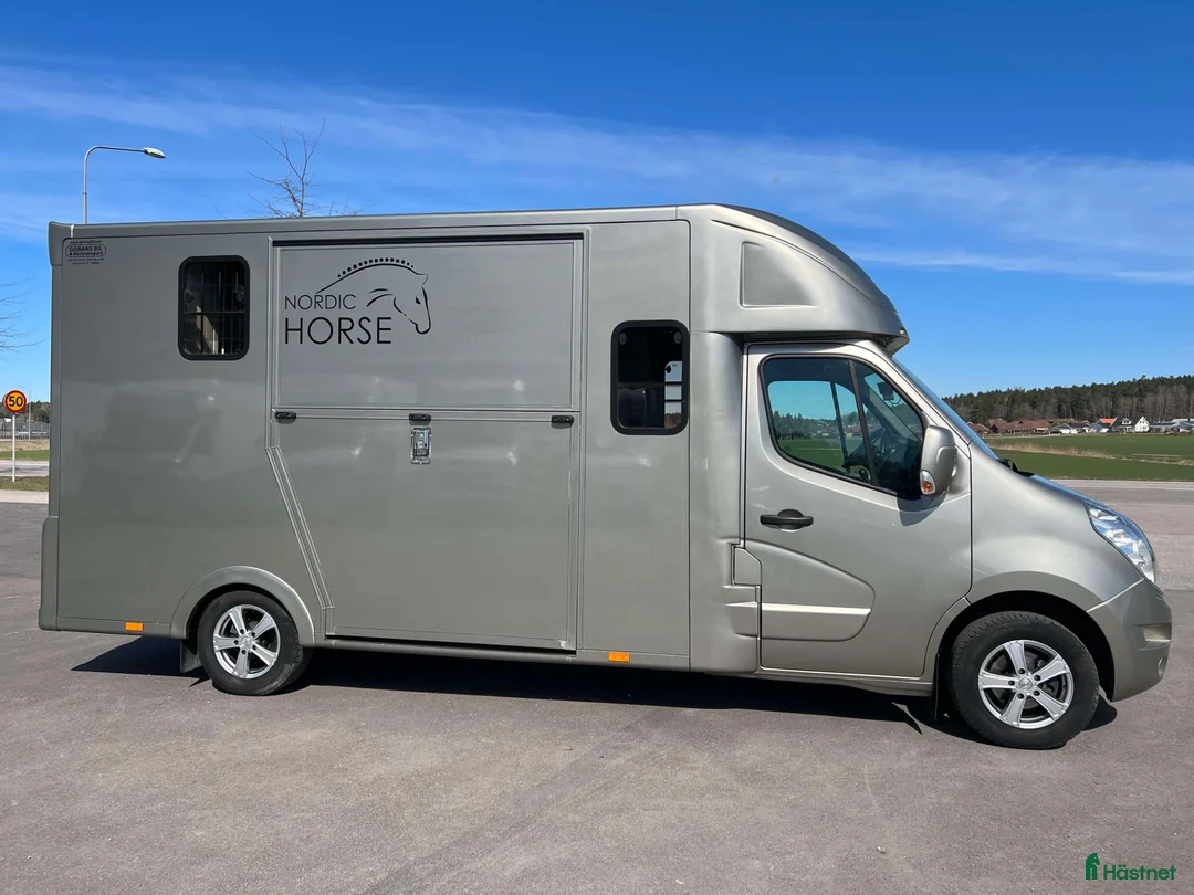Hästlastbilar  fordon & transport till salu: NORDIC HORSE 5 STUTERI HÖG LASTVIKT AUTOMAT  - Annons 2