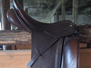 Sadlar hästutrustning till salu: Hubertus dressyr sadel i Norrköping - Annons 15