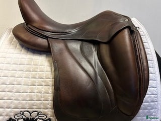 Sadlar hästutrustning till salu: Dressyrsadel Antares i Uppsala - Annons 23