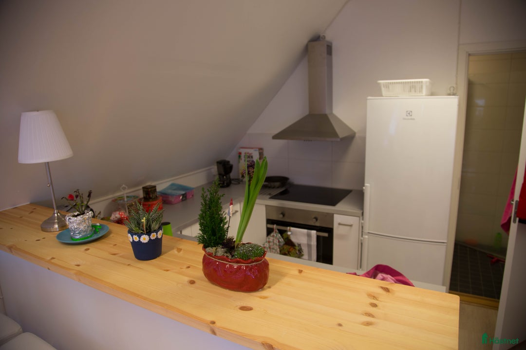  lägenhet till salu: Charmig lägenhet med utsikt över fällt och hav i Bjärred - Annons 3