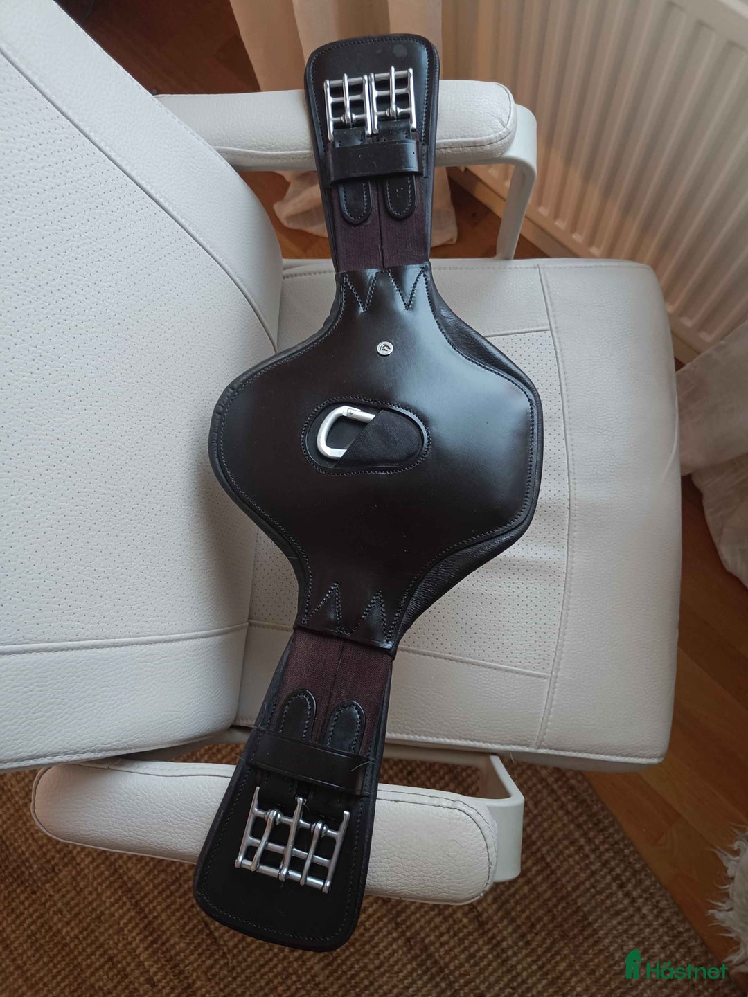 Sadeltillbehör hästutrustning till salu: Dressyrgjord (Brun, 60 cm) i Falkenberg - Annons 1