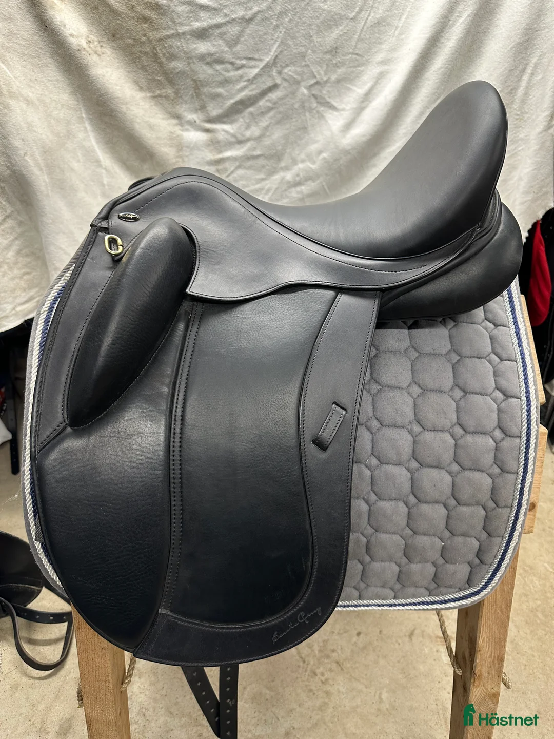 Sadlar hästutrustning till salu: Santa cruz Ariel i toppskick i Sala - Annons 1