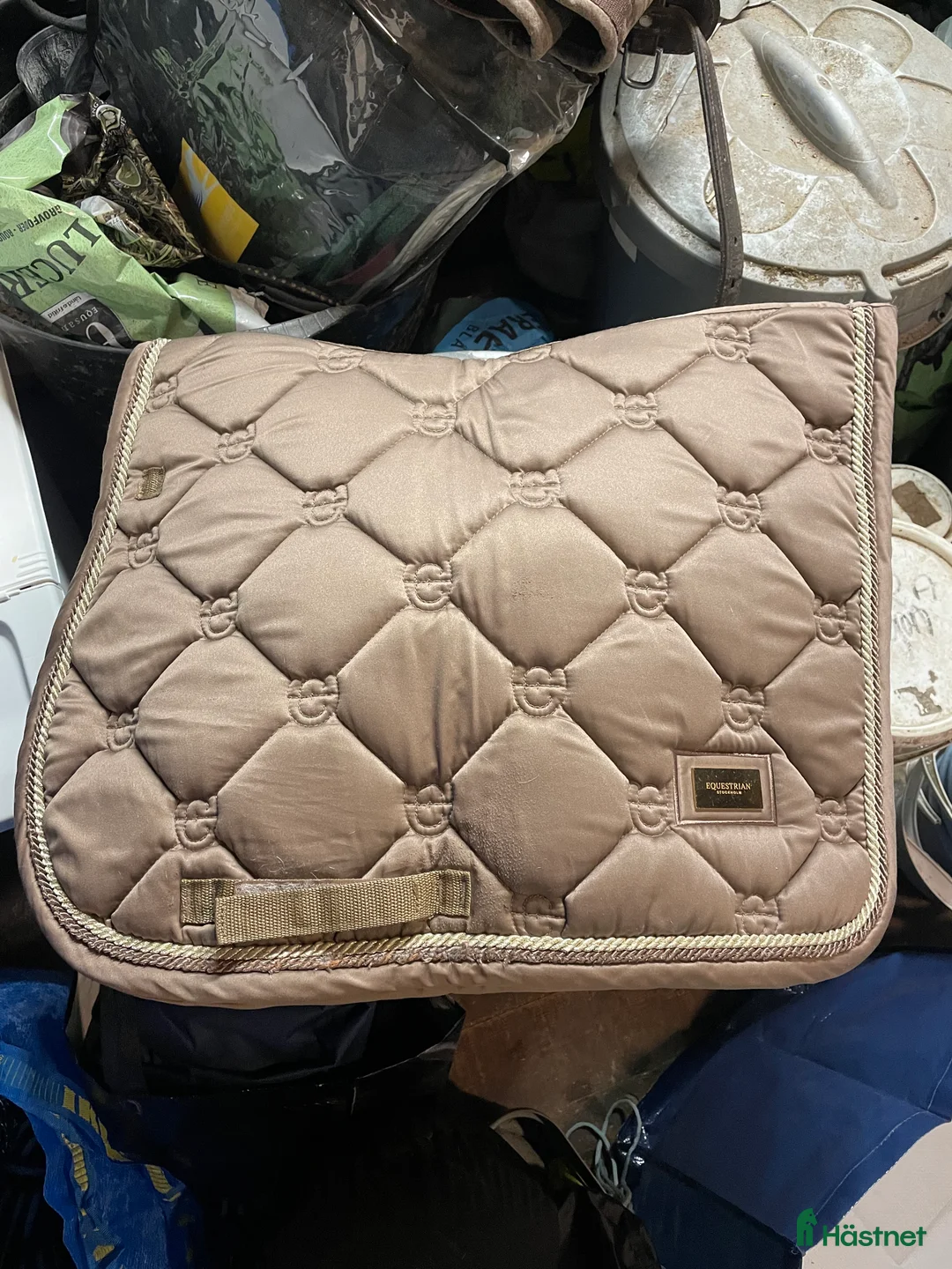 Schabrak & Vojlockar hästutrustning till salu: Schabrak och huvor säljs billigt i Sävedalen - Annons 5