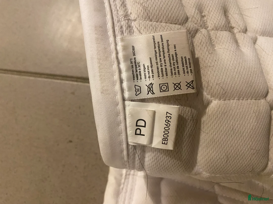 Schabrak & Vojlockar hästutrustning till salu: Vitt dressyr schabrak i strl ponny i Järna - Annons 4