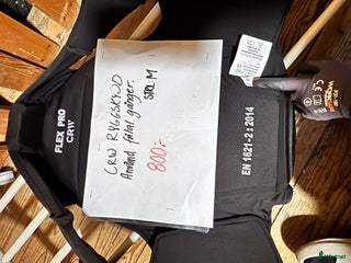 Säkerhetsvästar ryttarutrustning till salu: Säkerhetsvästar och ridhjälmar i Skänninge - Annons 23