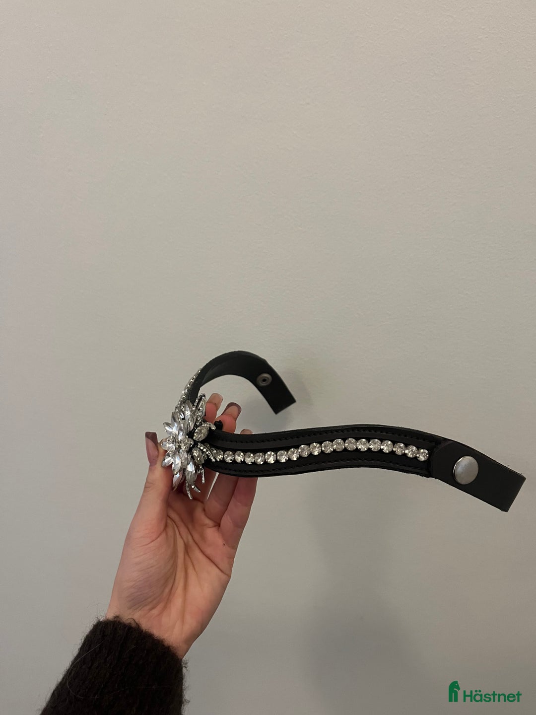 Övrig Hästutrustning hästutrustning till salu: mörkbrunt pannband i Spånga - Annons 3