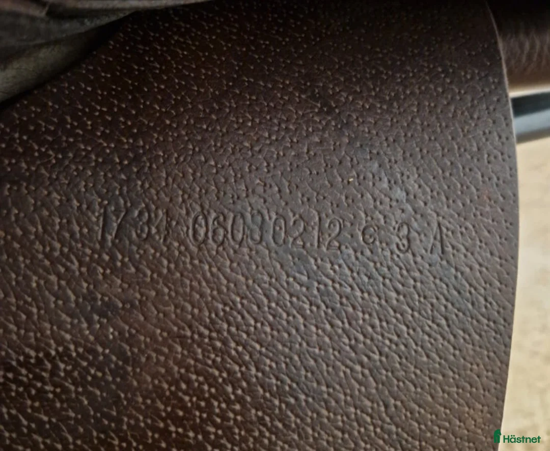 Sadlar hästutrustning till salu: Prestige Versaille i Kalmar - Annons 3