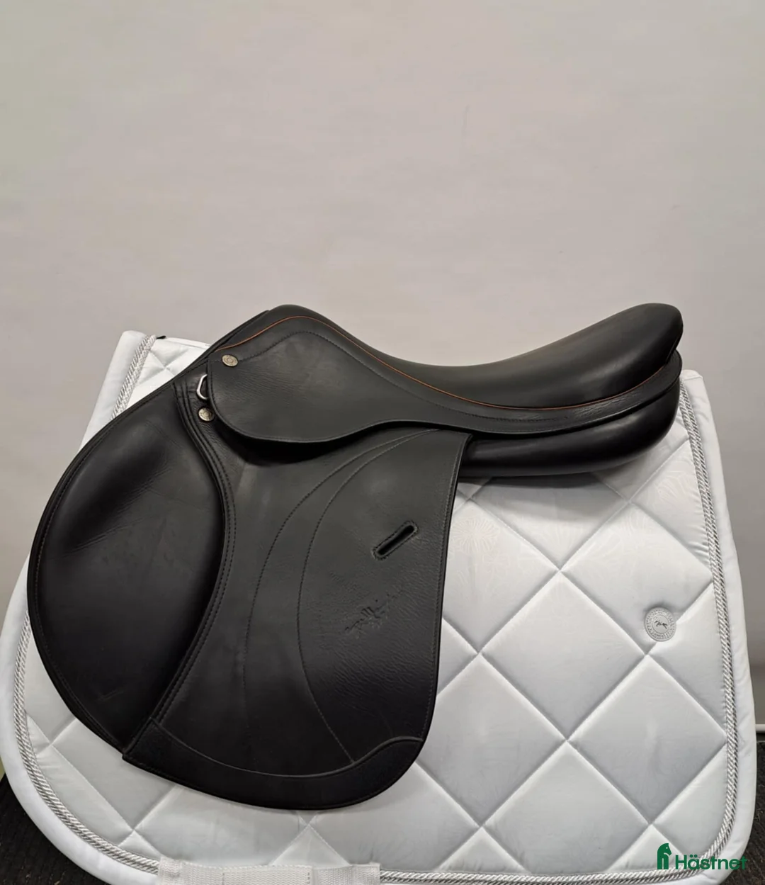 Sadlar hästutrustning till salu: Equipe Expression i Färnäs - Annons 1