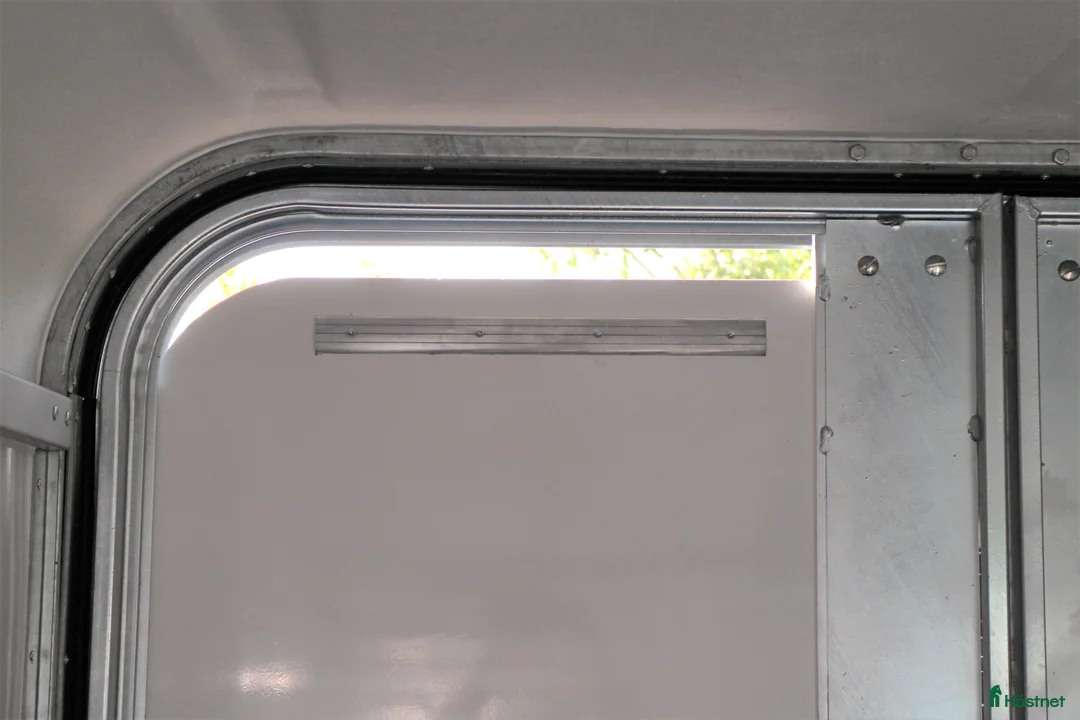 Hästtransporter  fordon & transport till salu: Diagonallastad Fautras Oblic+2 för 2 hästar i Kvicksund - Annons 7