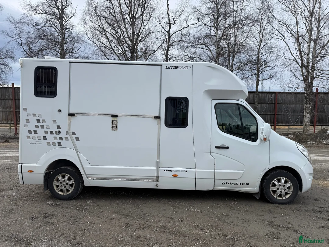 Hästlastbilar  fordon & transport till salu: Umesläp Hästlastbil Umelight 1 - Annons 1