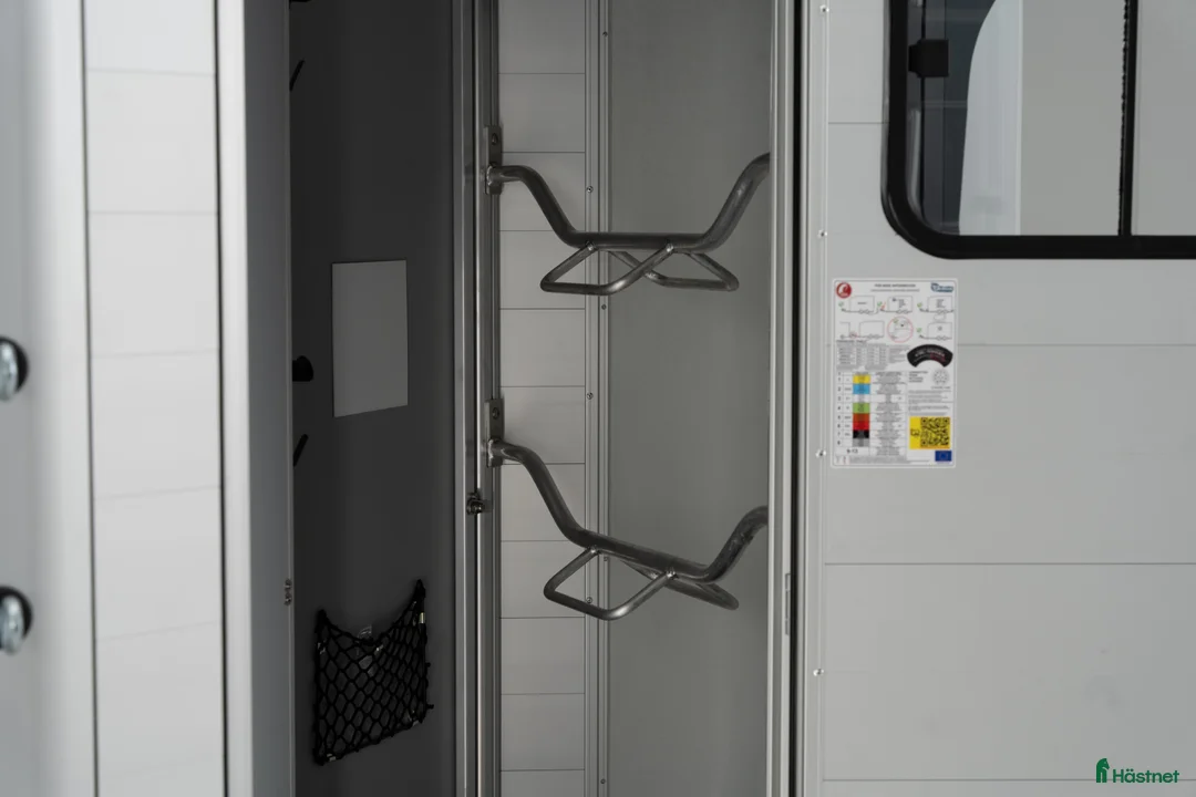 Hästtransporter  fordon & transport till salu: Cheval Liberté Touring Jumping - Annons 13