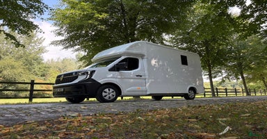 Hästlastbilar  fordon & transport till salu i Teckomatorp - Annons 1