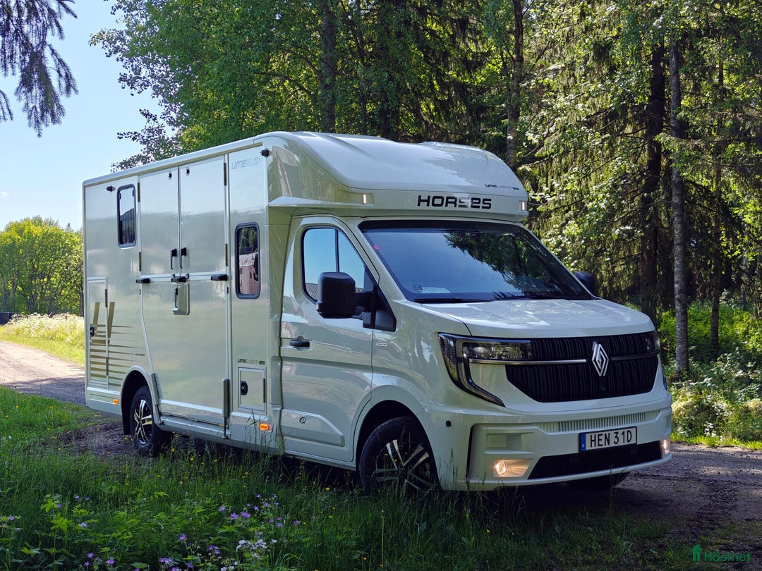 Hästlastbilar  fordon & transport till salu: UME Light5-S Stuteri i Borlänge - Annons 1