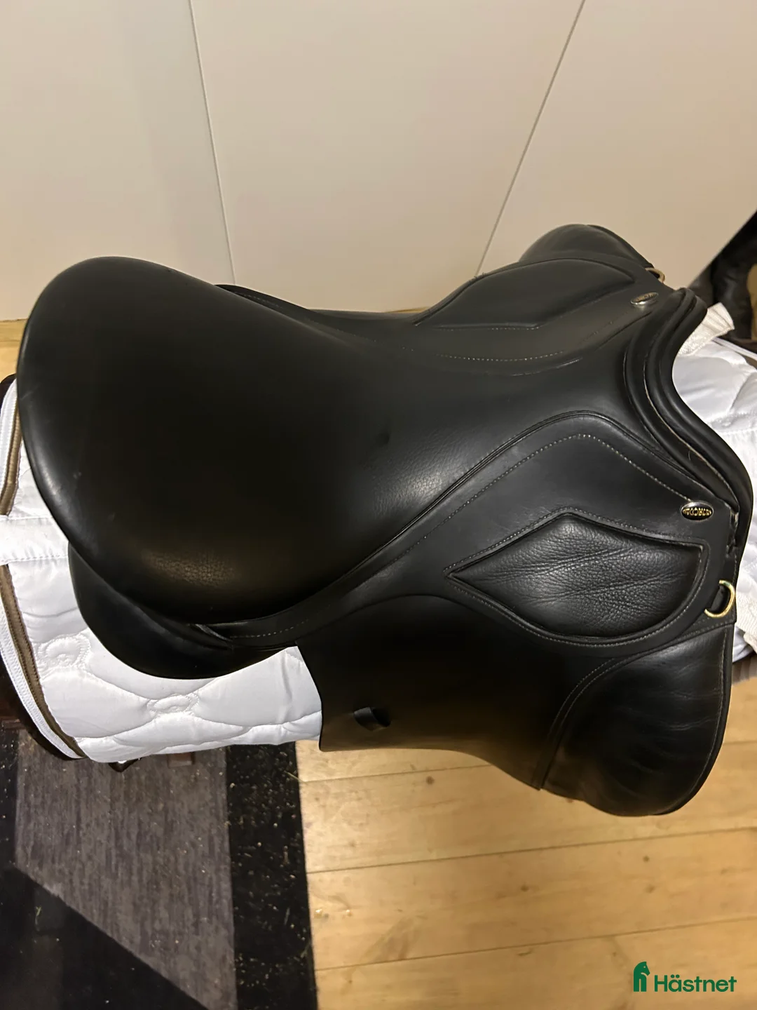 Sadlar hästutrustning till salu: Globus dressyrsadel 16” i Bollebygd - Annons 3