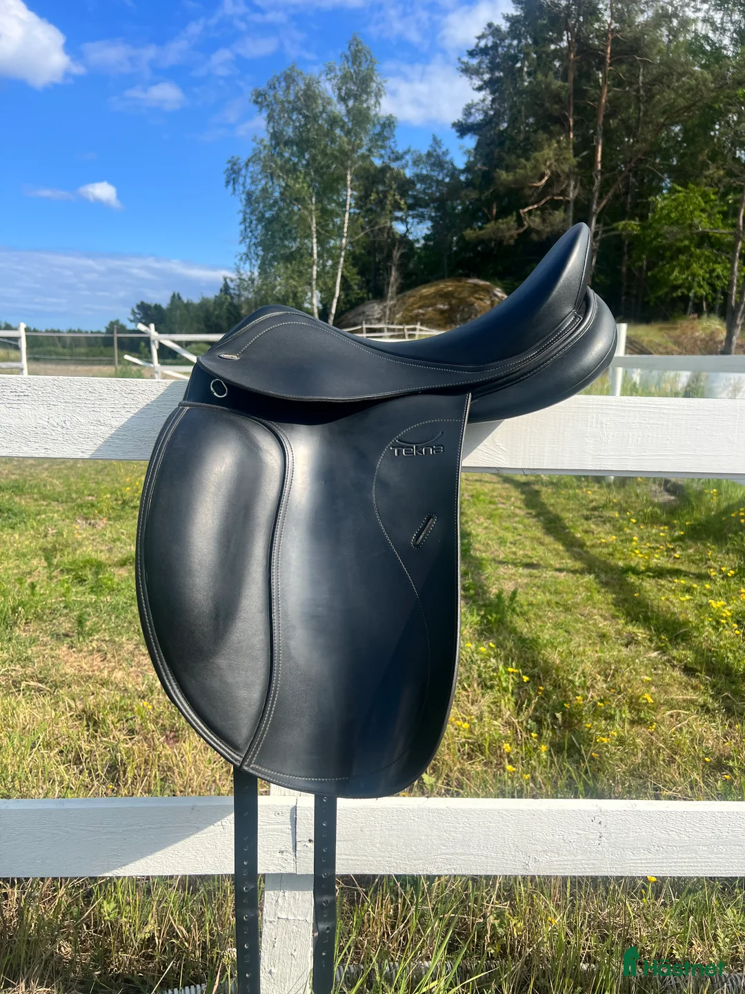 Sadlar hästutrustning till salu: Tekna A line dressyrsadel i Älvsjö - Annons 1