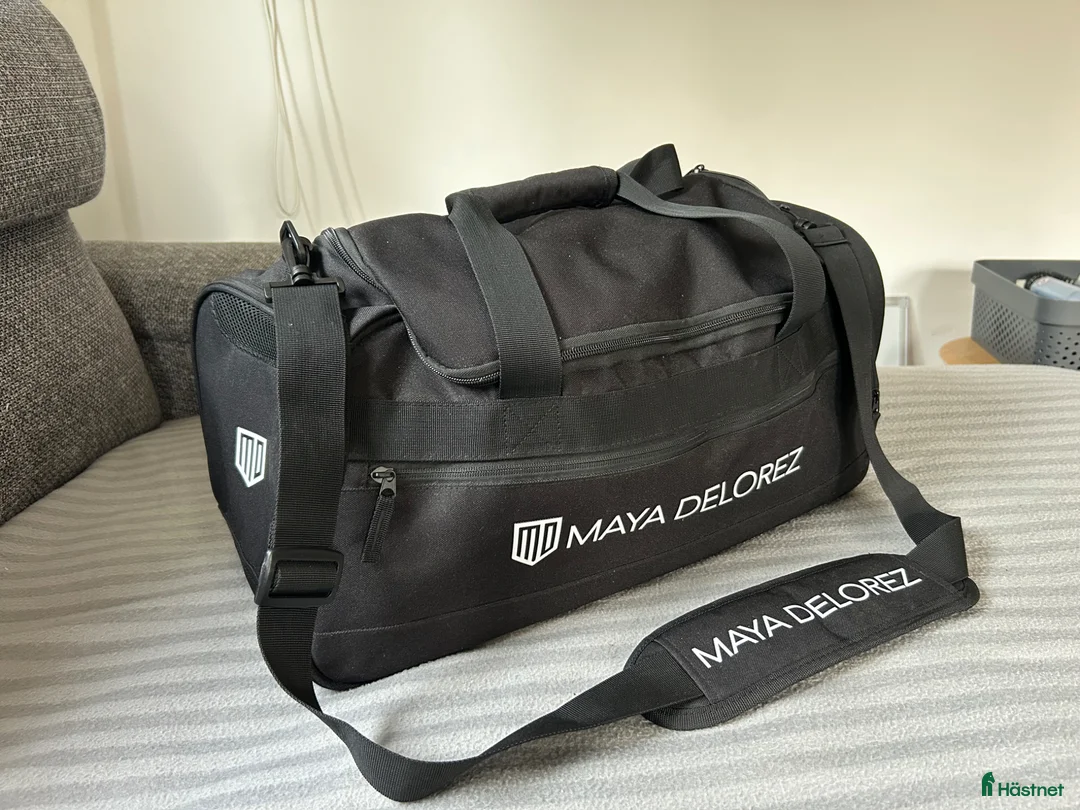 Övrig Ryttarutrustning ryttarutrustning till salu: Maya Delorez Sportbag Väska - Annons 1