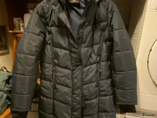 Jackor & Kavajer ryttarutrustning till salu: Prissänkt Gosiga vinterkappa - Annons 5