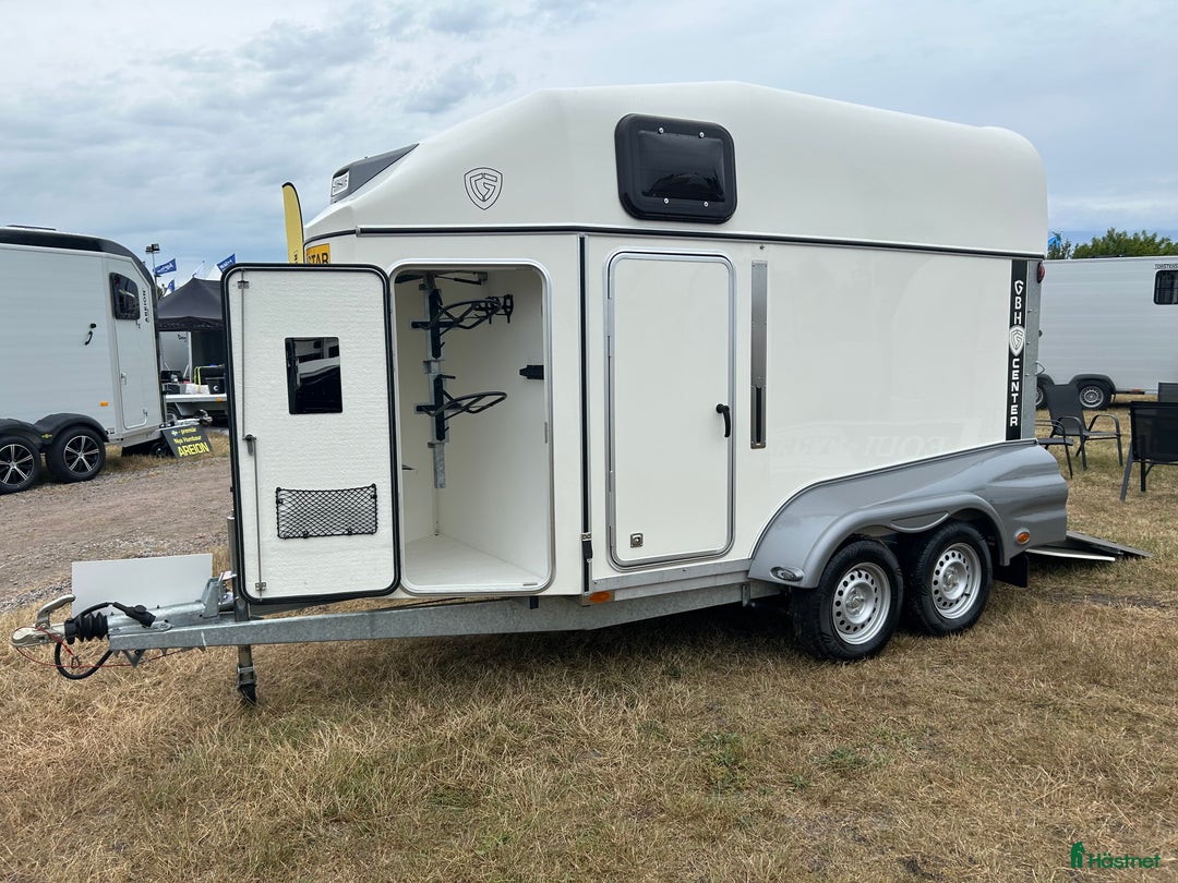 Hästtransporter  fordon & transport till salu: Nya Thule Exellent  i Teckomatorp - Annons 1