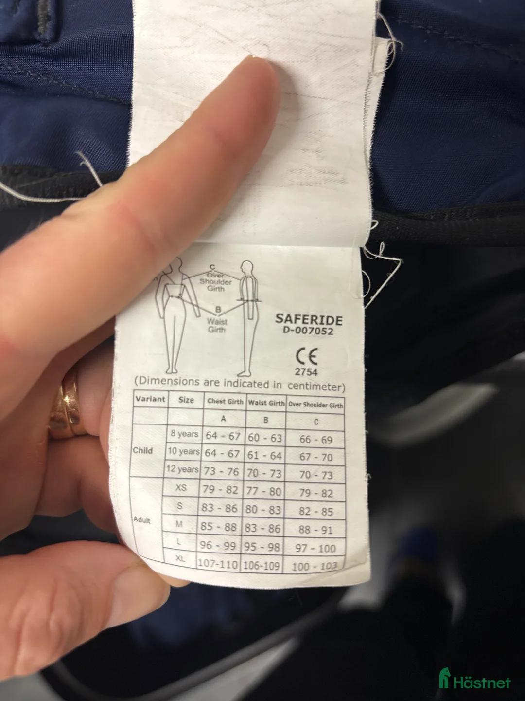 Säkerhetsvästar ryttarutrustning till salu: Riders company säkerhetsväst strl 12 i Färjestaden - Annons 2