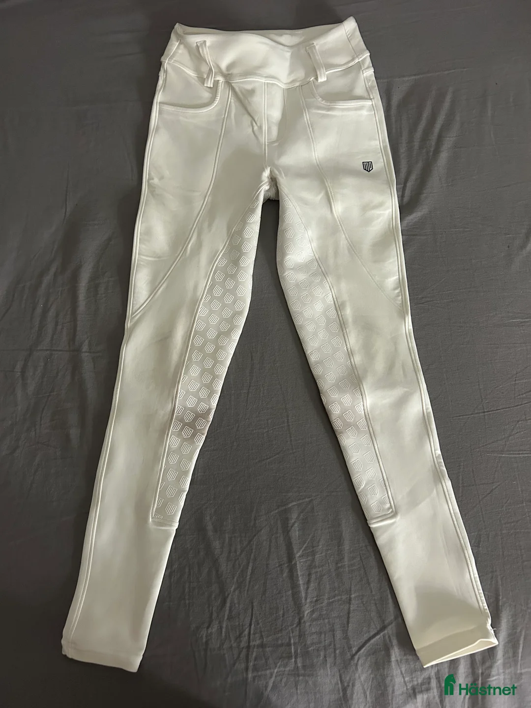 Ridbyxor ryttarutrustning till salu: Maya Delorez tävlingsbyxa i Varberg - Annons 1