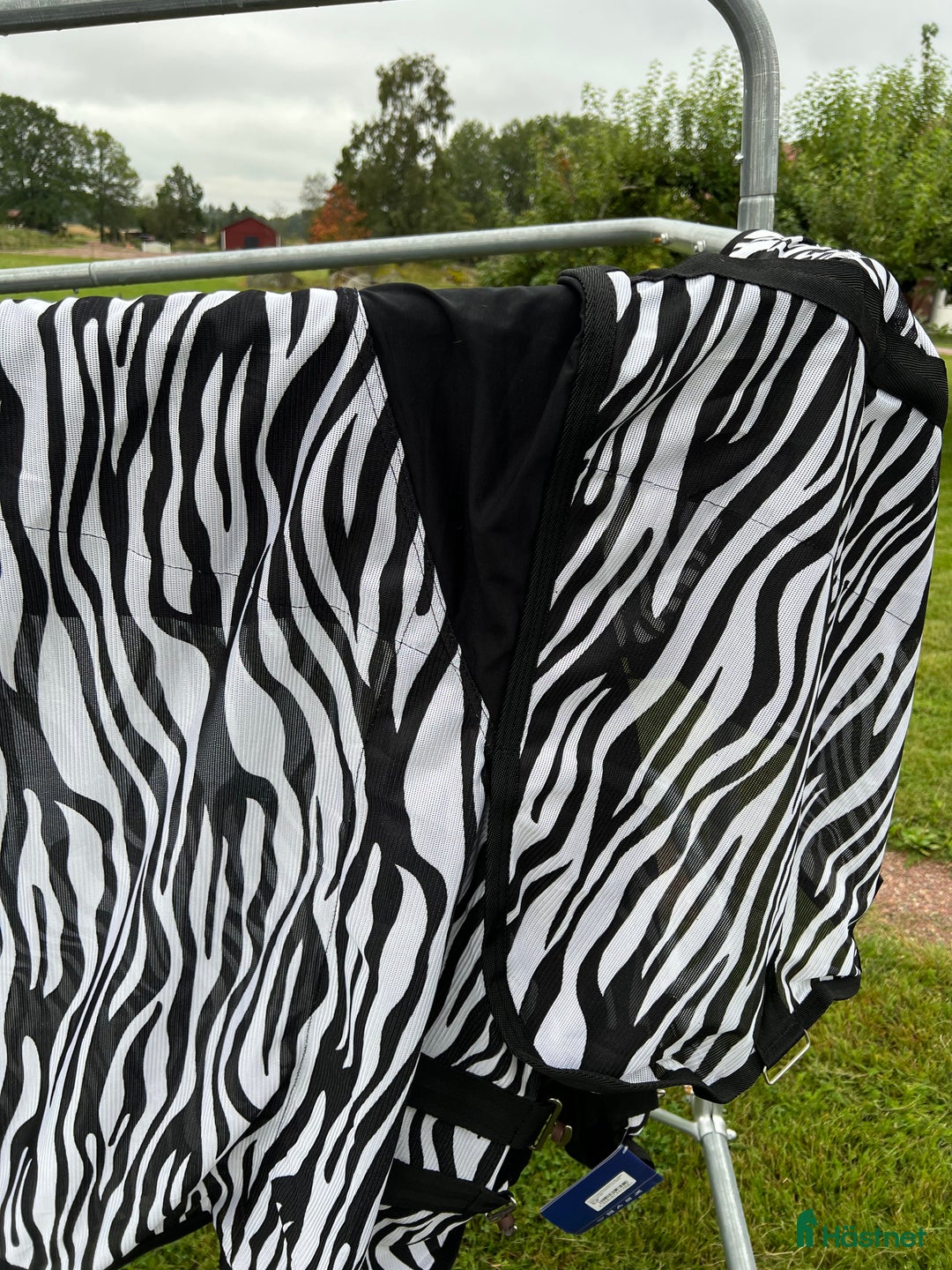 Täcken hästutrustning till salu: Busse zebra pro i Kolbäck - Annons 2