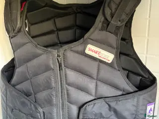 Säkerhetsvästar ryttarutrustning till salu: Säkerhetsväst i Vikarbyn - Annons 2