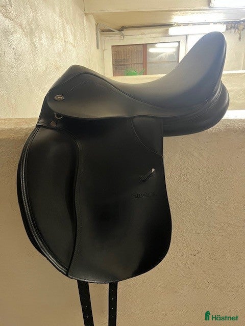 Sadlar hästutrustning till salu: Lippo smart dressyr 15,5&quot;.  i Sommen - Annons 8