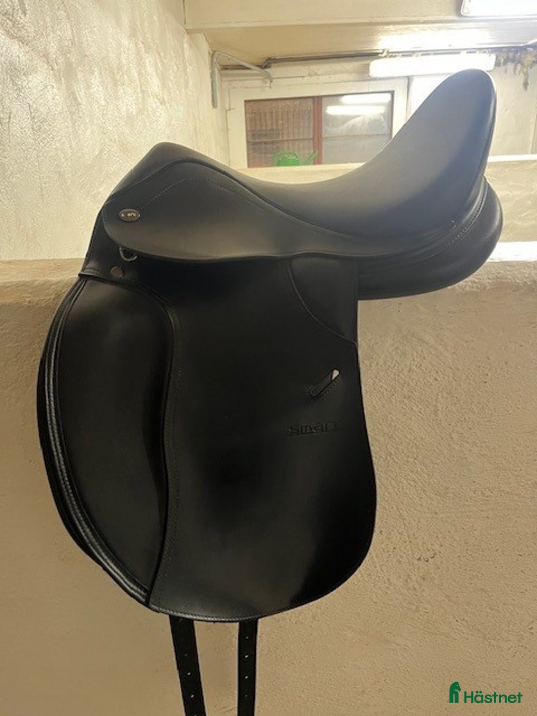 Sadlar hästutrustning till salu: Lippo smart dressyr 15,5".  i Sommen - Annons 1
