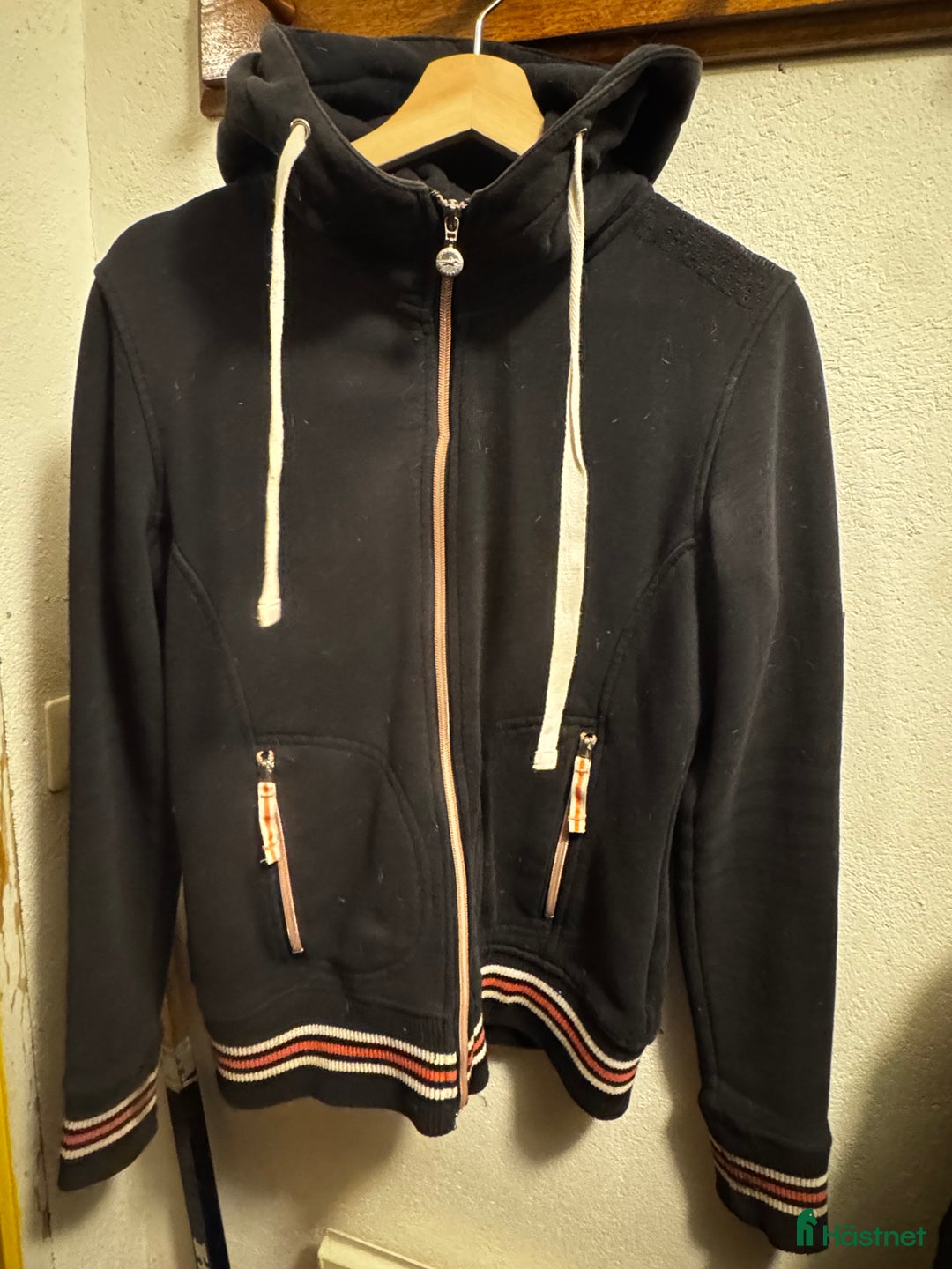 Övrigt Ridkläder ryttarutrustning till salu: Schockemöhle tröja  i Kimstad - Annons 1