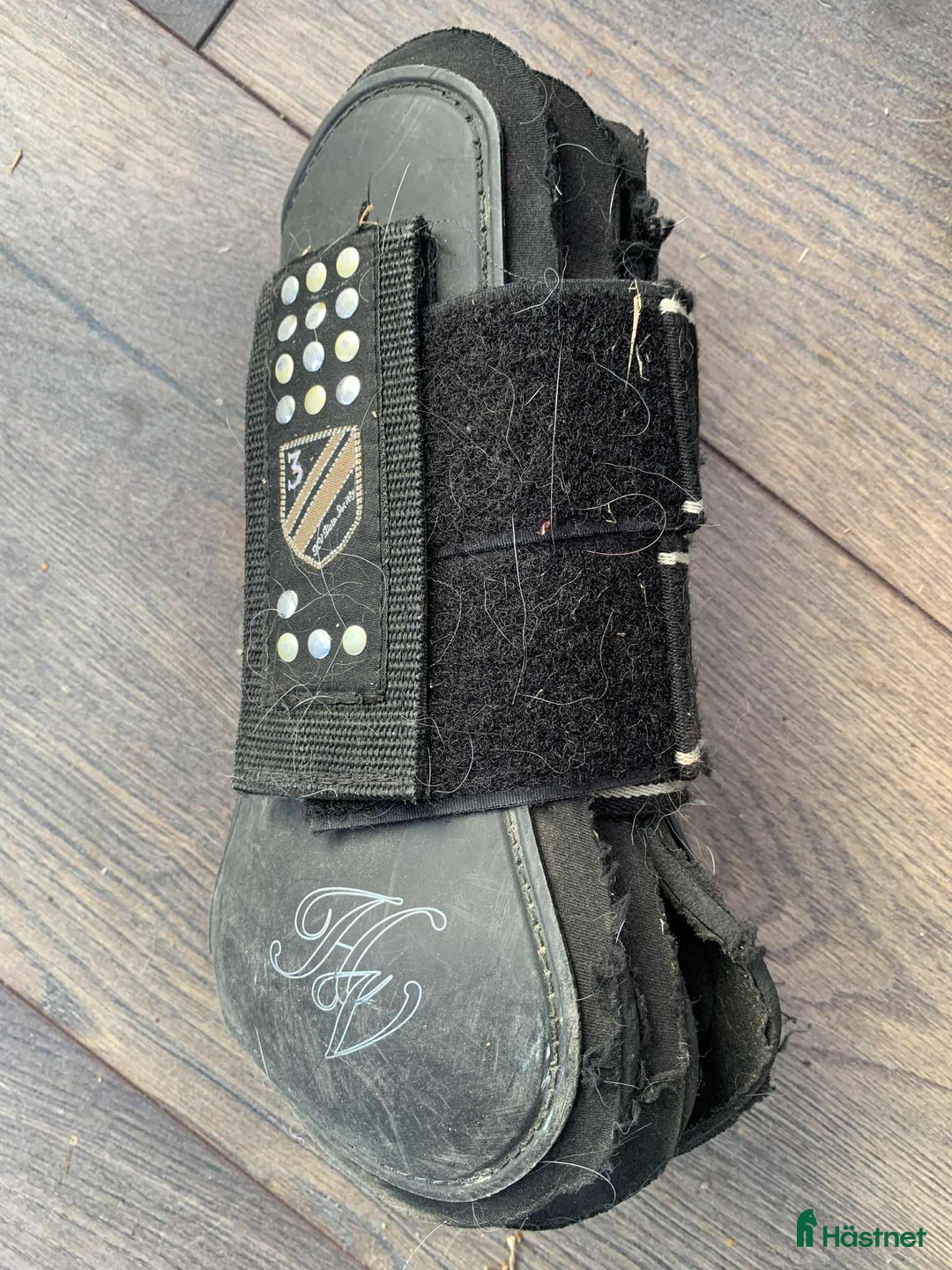 Benskydd hästutrustning till salu: Benskydd fram och bak i Ockelbo - Annons 1