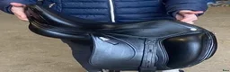 Sadlar hästutrustning till salu: Fantastisk dressyrsadel för den mindre ryttaren  - Annons 2