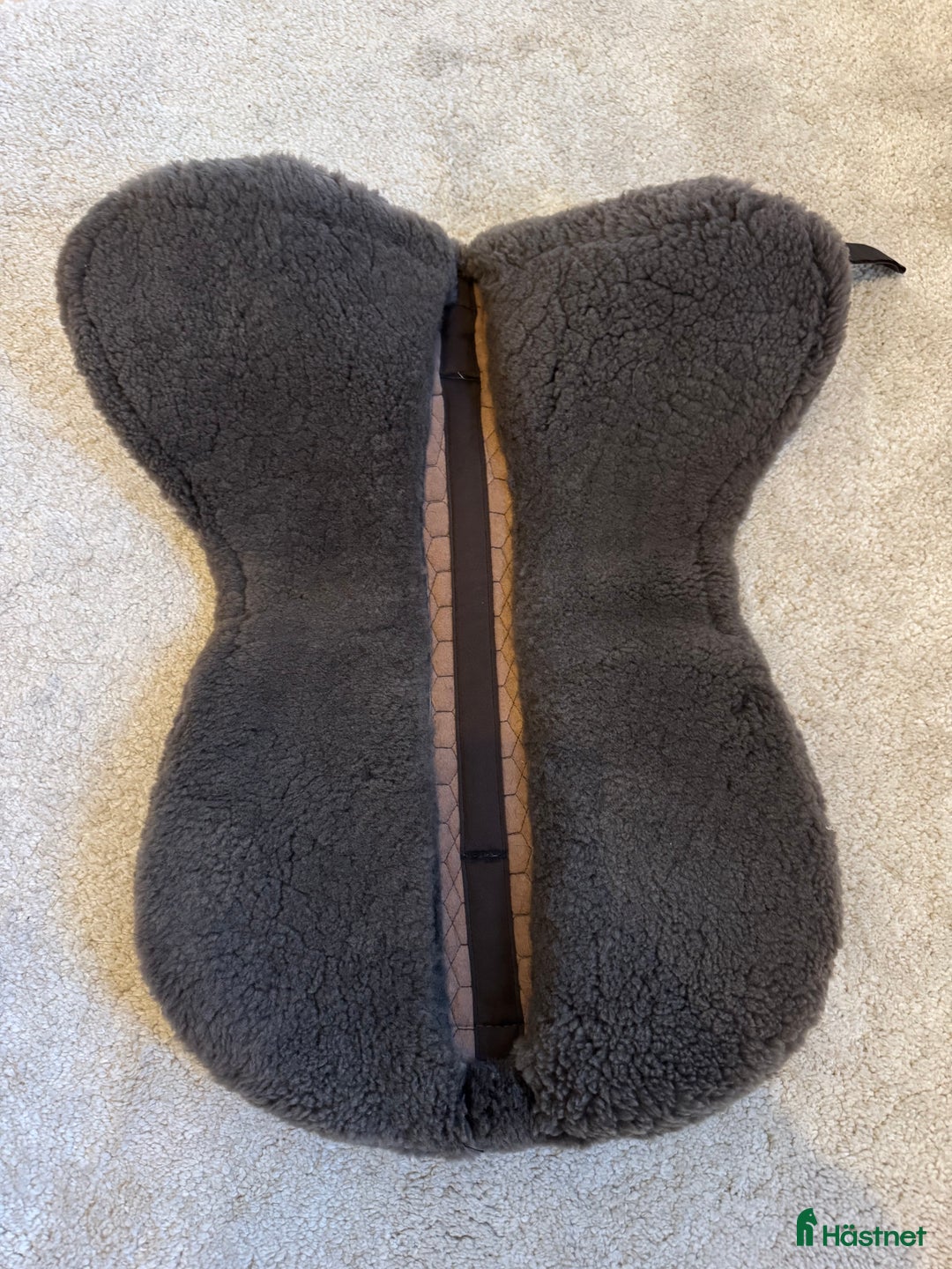 Sadeltillbehör hästutrustning till salu: Mattes correction pad brun i Älvsjö - Annons 3