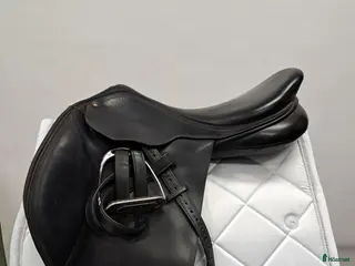 Sadlar hästutrustning Bates Caprilli 17,5 i Färnäs - Annons 3