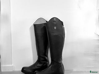 Ridstövlar ryttarutrustning till salu: Ridstövlar Mountain Horse i Stockholm - Annons 2
