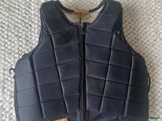 Säkerhetsvästar ryttarutrustning till salu: Racesafe i Varberg - Annons 22