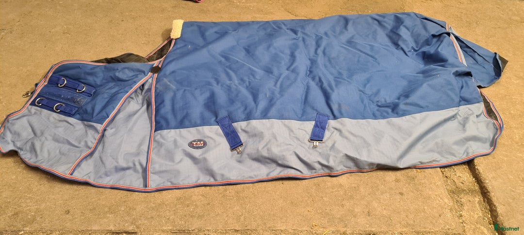 Täcken hästutrustning till salu: Vintertäcke 145 i Örsundsbro - Annons 1