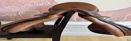 Sadlar hästutrustning till salu: Prestige dressyrsadel 17” M/33 – brun - Annons 3