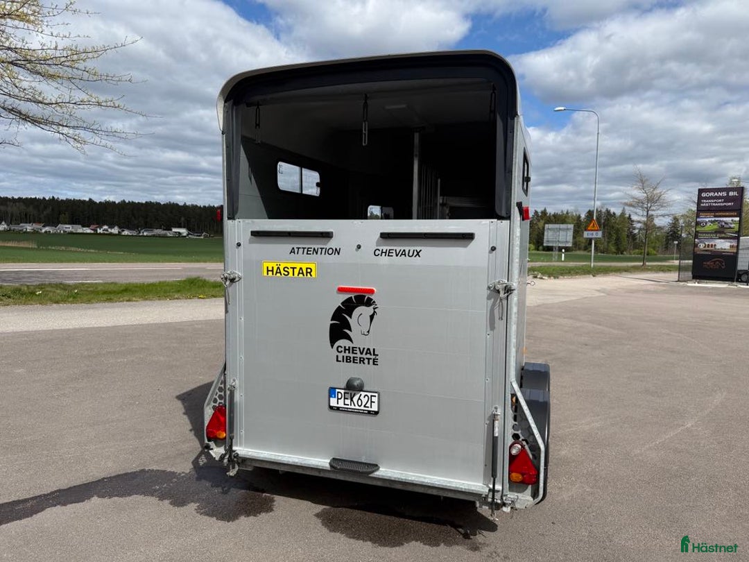 Hästtransporter  fordon & transport till salu: Fullutrustad Cheval Liberté Touring Country! i Köping - Annons 4