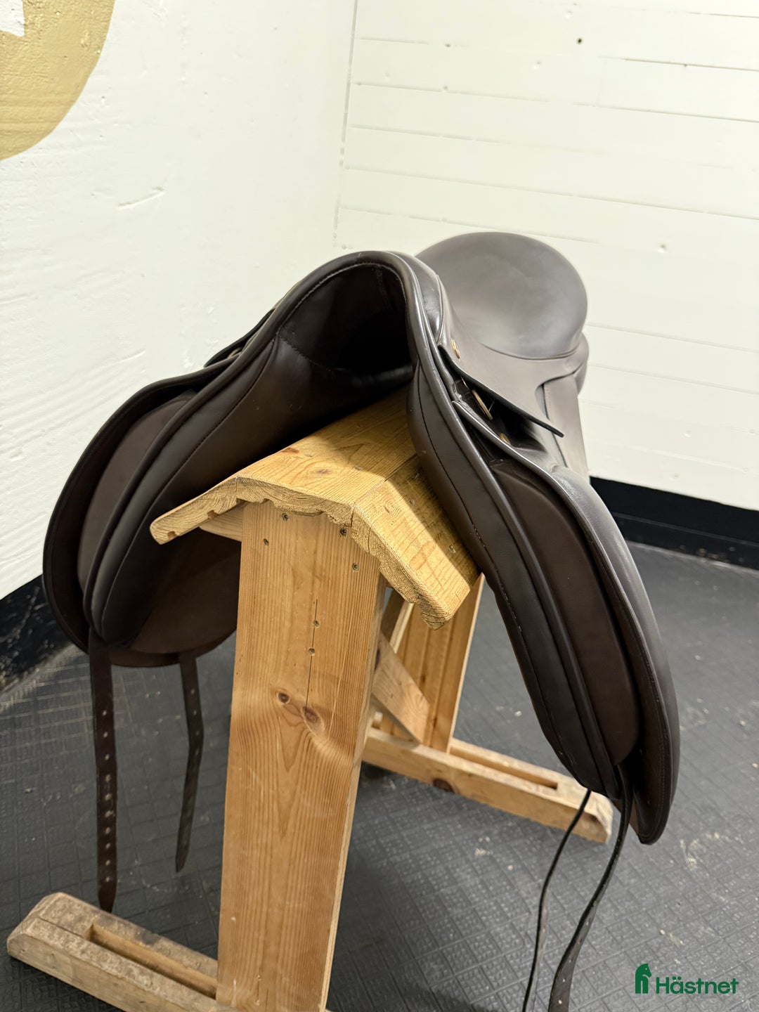 Sadlar hästutrustning till salu: REA 70% Jeffries Falcon Hawk Dressyr i Knivsta - Annons 2