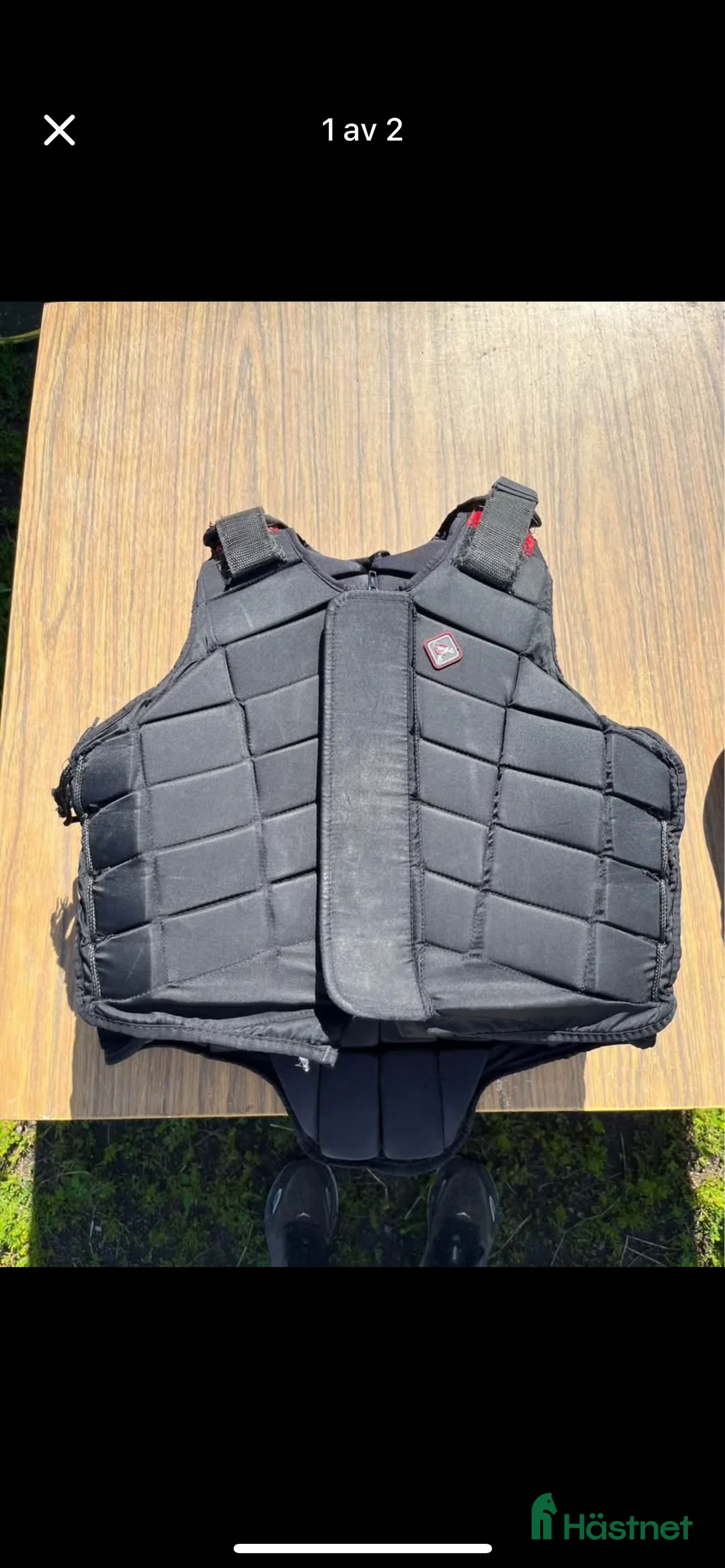 Säkerhetsvästar ryttarutrustning till salu: Svart säkerhetsväst  i Skepplanda - Annons 1