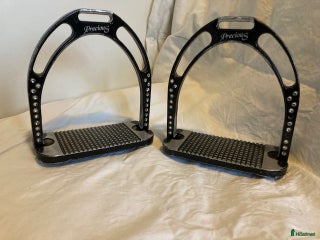 Stigbyglar hästutrustning till salu: Stigbyglar Precious i Alafors - Annons 1