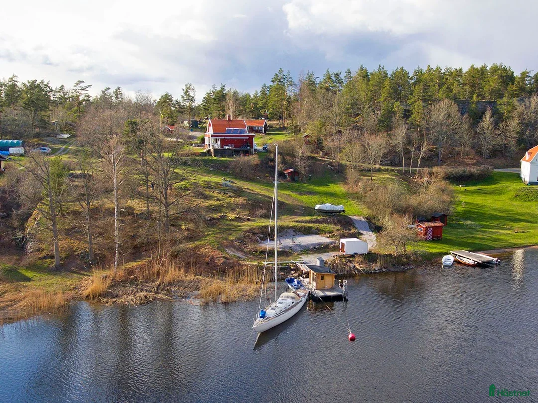  hästgårdar till salu: 7,3ha - Strandtomt vid havsvik  - Annons 2