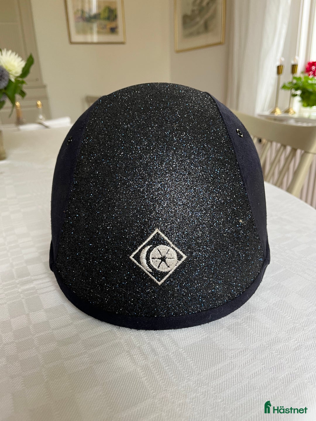 Hjälmar ryttarutrustning till salu: Fin blå Charles Owen i Hunnebostrand - Annons 2