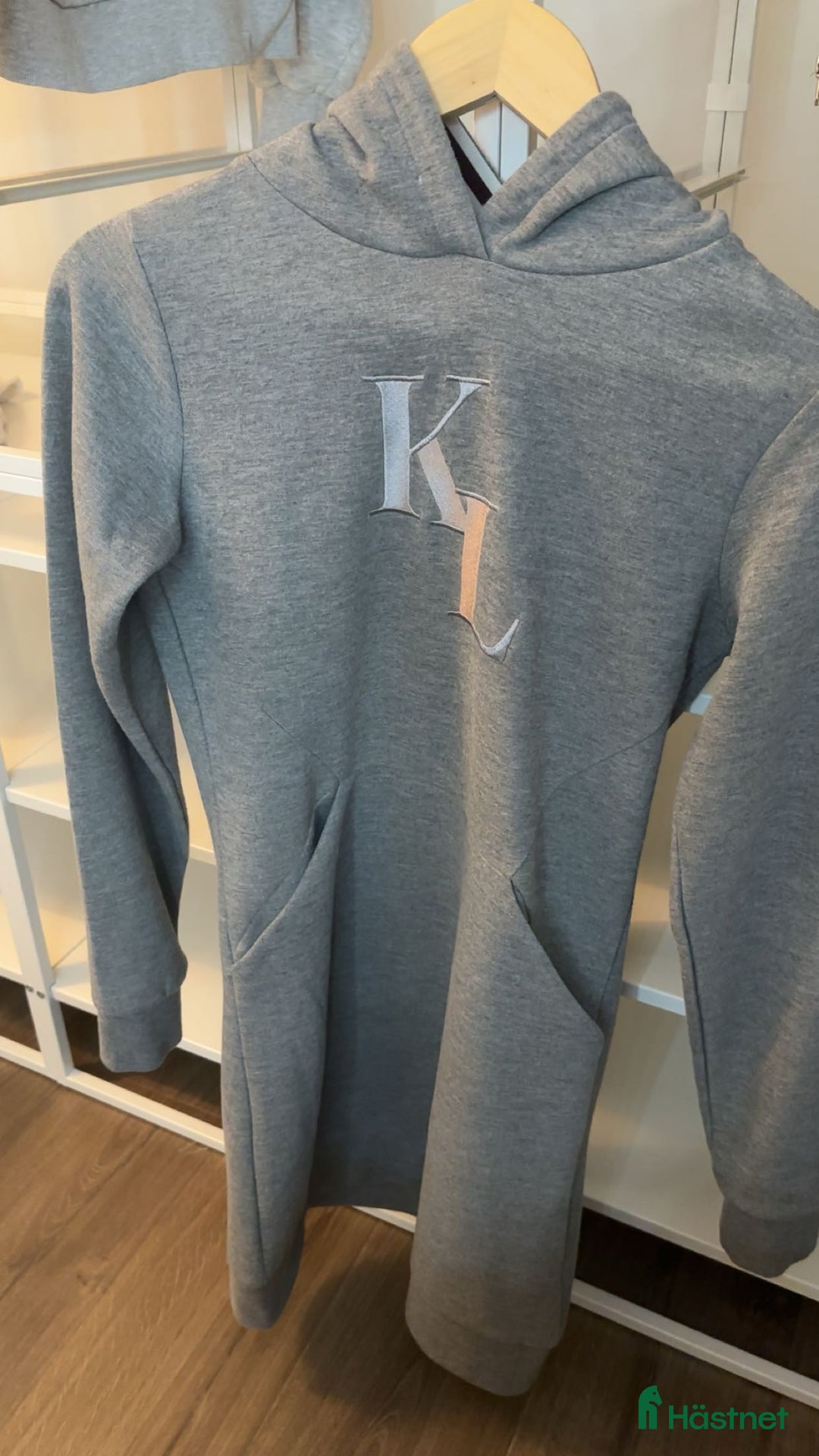 Övrigt Ridkläder ryttarutrustning till salu: klänning från kingsland - Annons 1