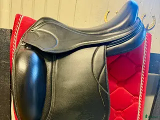Sadlar hästutrustning Töltrider saga ullstoppad 17 tum i fint skick - Annons 2