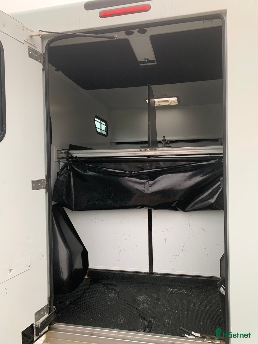 Hästlastbilar  fordon & transport till salu: Nybesiktigad B-korts Hästbuss i Ekerö - Annons 5