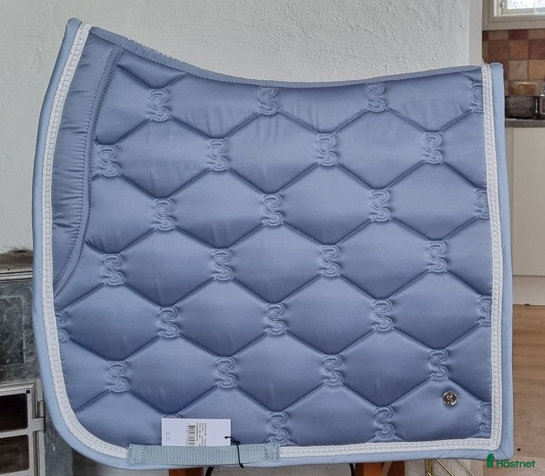 Schabrak & Vojlockar hästutrustning till salu: Ps of Sweden Xmas Clear Blue Pearl i Färentuna - Annons 1